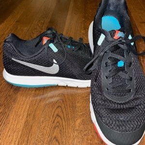 Women's Black Nike Shoes